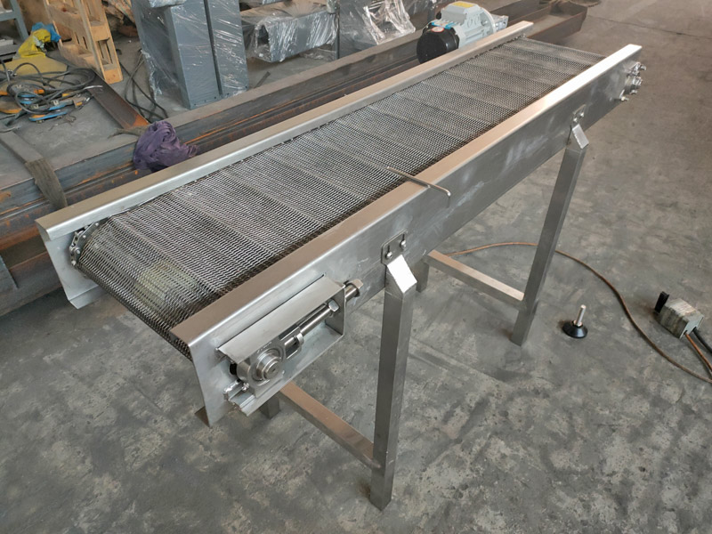 小型網(wǎng)帶輸送機(jī)